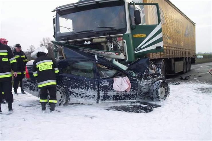 TRAGEDIA - WYPADKI - Volvo_crash1.jpg